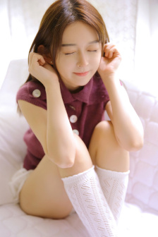 女大学生的沙龙室播放